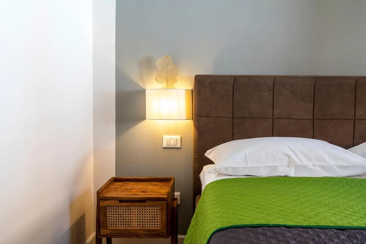 Apartment Querini Suite-Balcony On Canal, Close To San Marco Venice