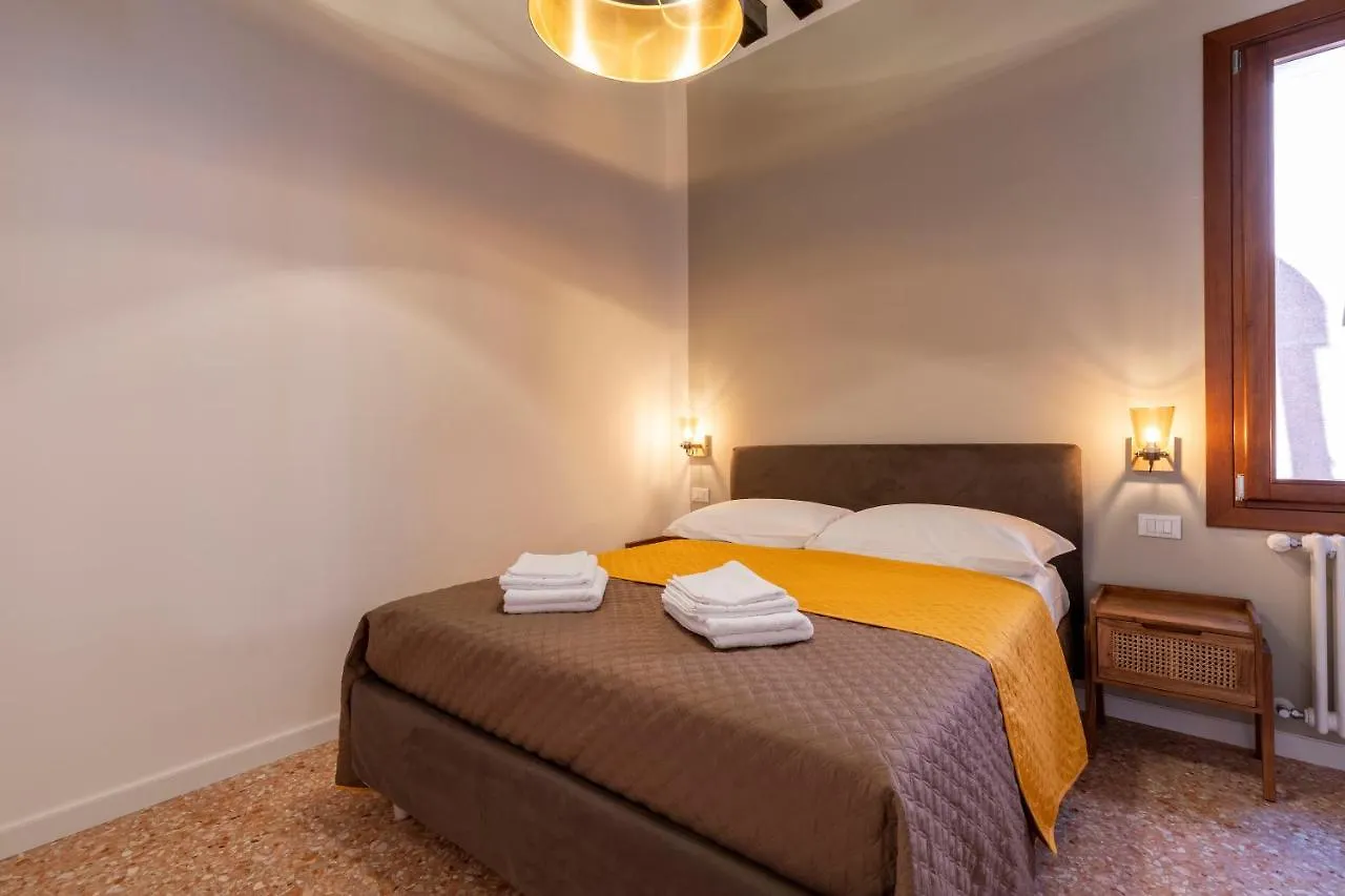 Querini Suite-Balcony On Canal, Close To San Marco Venice 0*,