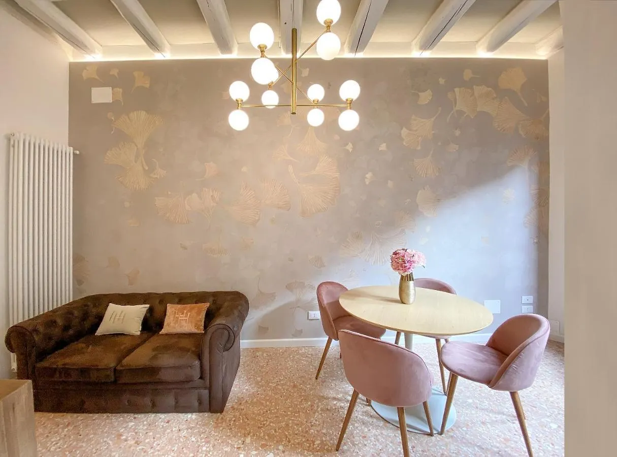 Apartment Querini Suite-Balcony On Canal, Close To San Marco Venice