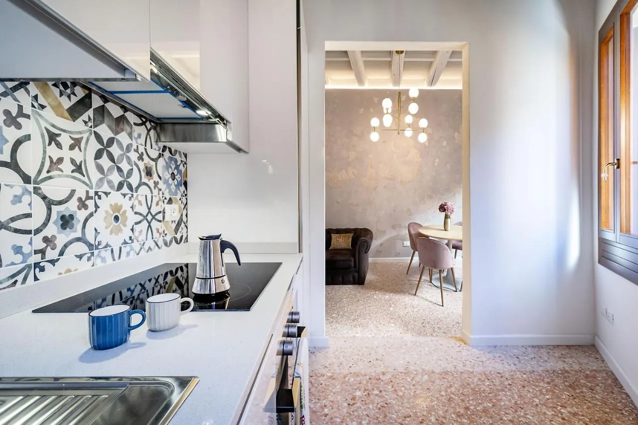 Querini Suite-Balcony On Canal, Close To San Marco Venice 0*,  Italy
