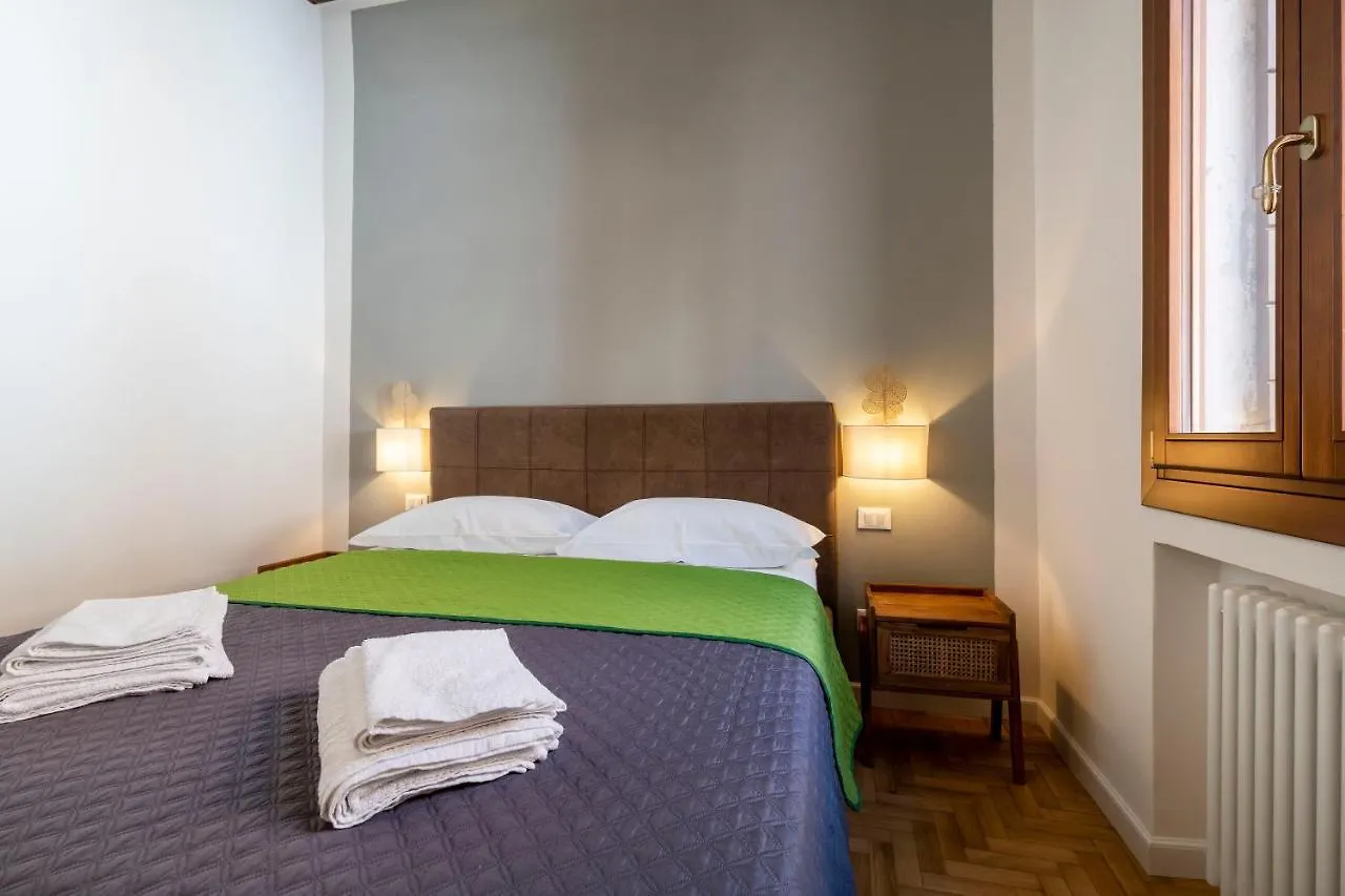 Querini Suite-Balcony On Canal, Close To San Marco Venice Apartment